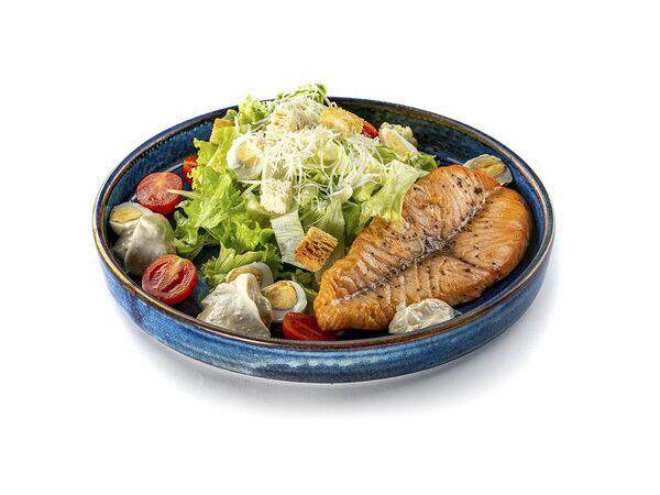 Веранда - Фирменный цезарь со стейком из семги