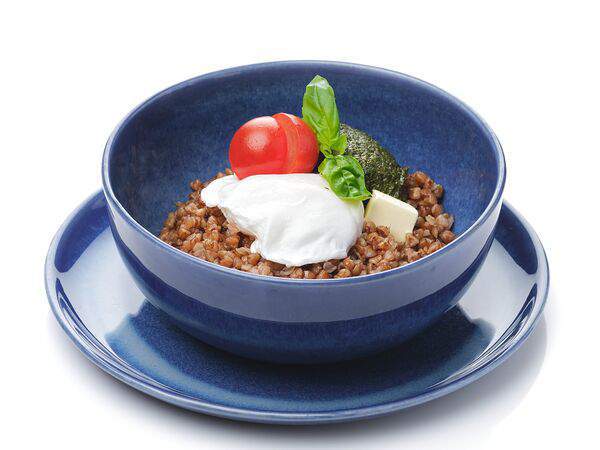 Тортшер - Гречневая каша с яйцом пашот и соусом песто