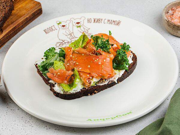 АндерСон - Брускетта с лососем на бородинском хлебе со сметаной