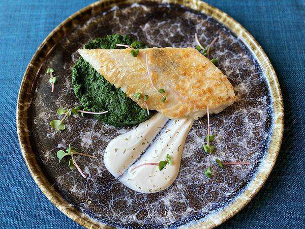 Хуторок на Пушкина - Филе судака на шпинатной подушке