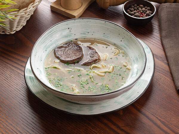 L'angolo Italiano - Домашний бульон с лапшой и медальонами