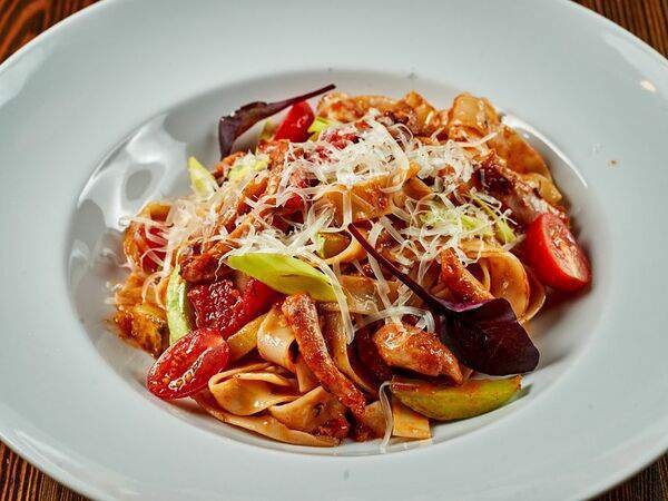 Ресторанчик старый город - Феттучини с курицей