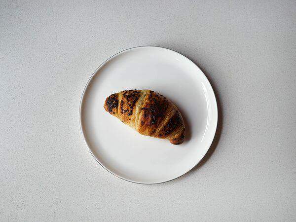 Espressium - Круассан с шоколадом и орехами