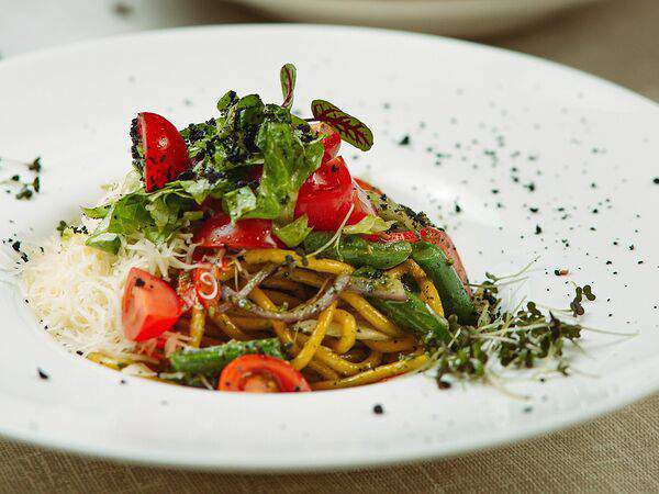 Мишлен - Паста с овощами и соусом песто