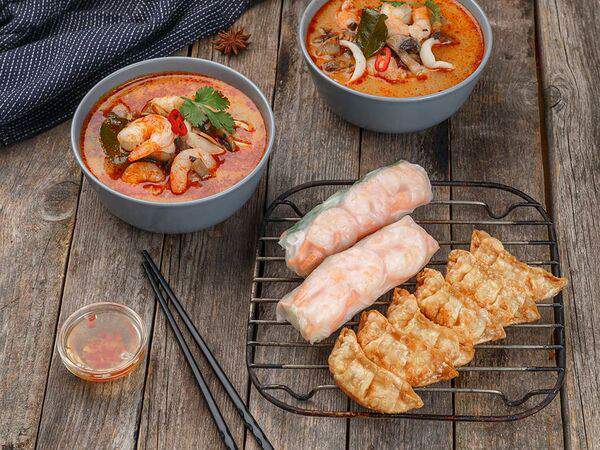 Дед Хо - Набор №5: том ям (2 шт.), гёдза c креветками (6 шт.), фреш-ролл с креветками (2 шт.)