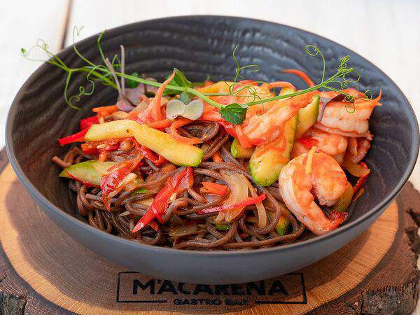 Macarena - Гречневая соба с креветками