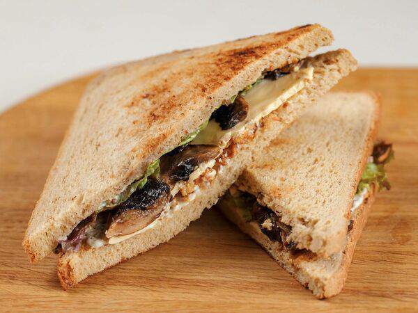 Gost Food - Сэндвич с шампиньонами и сыром