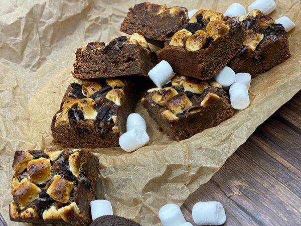 Ваш кондитер - Брауни из темного шоколада с Орео и маршмэллоу
