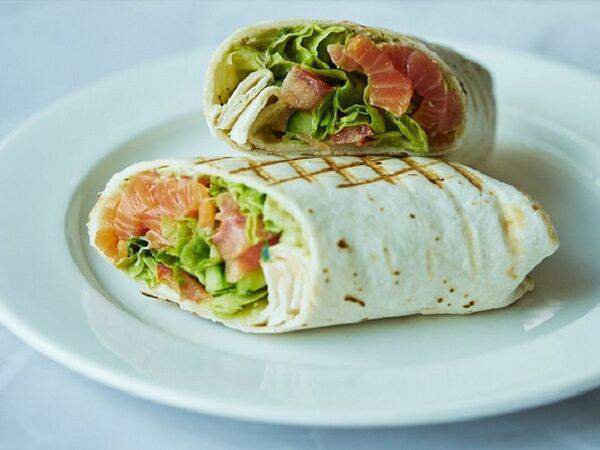 Фитнес-кафе от X-Fit - Ролл с лососем