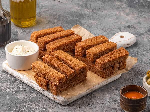 Солянка - Гренки из ароматного хлеба с чесночным соусом