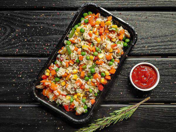 BulbaFrites - Овощи с рисом, шампиньонами и куриными наггетсами