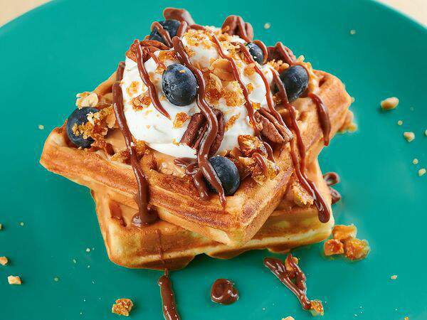 Union Coffee Pizza - Вафли с вареной сгущенкой и голубикой