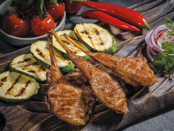 Урюк - Каре ягненка с цукини