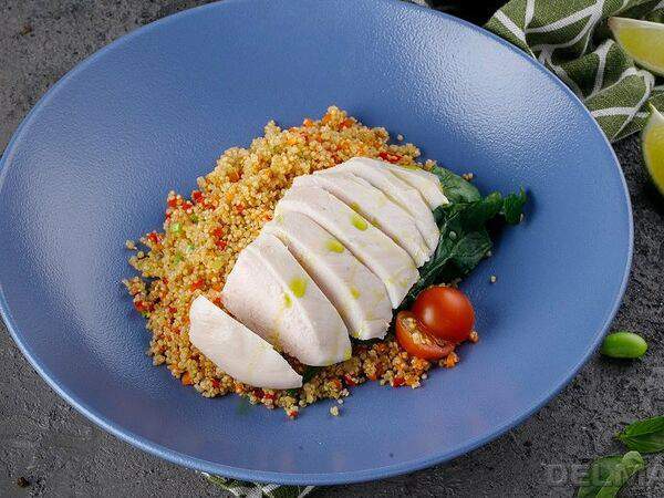 Кофейня №1 - Куриная грудка на пару с киноа и овощами