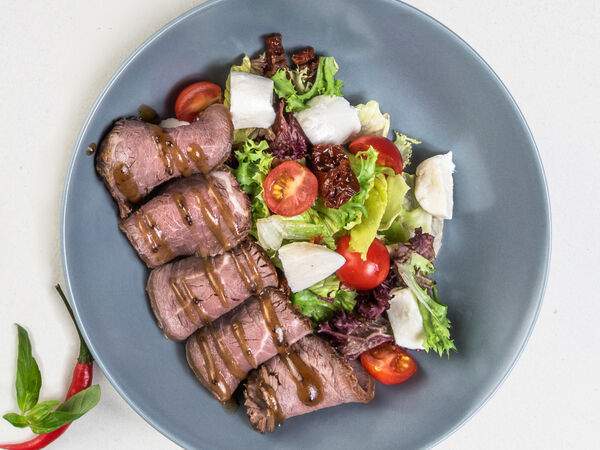 Coupe - Салат с ростбифом и вялеными томатами