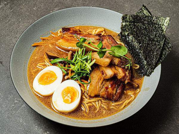 Ewoki - Рамен со свининой