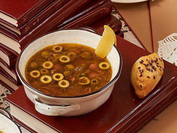 Оливье - Солянка с телятиной, копчеными колбасками и говяжьим языком