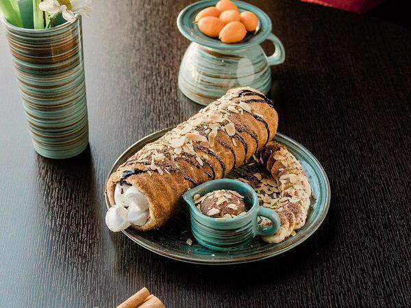 Кофейня 8512 - Трдельник с шоколадной пастой, бананом, мороженным и маршмеллоу