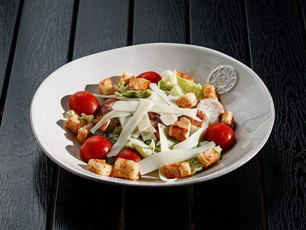 Mojo Bar - Цезарь с мясом цыпленка