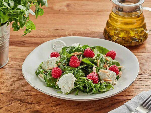 Сыроварня - Салат с рикоттой и малиной
