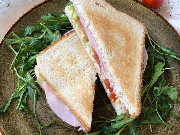 Шкаф - Сэндвич с ветчиной