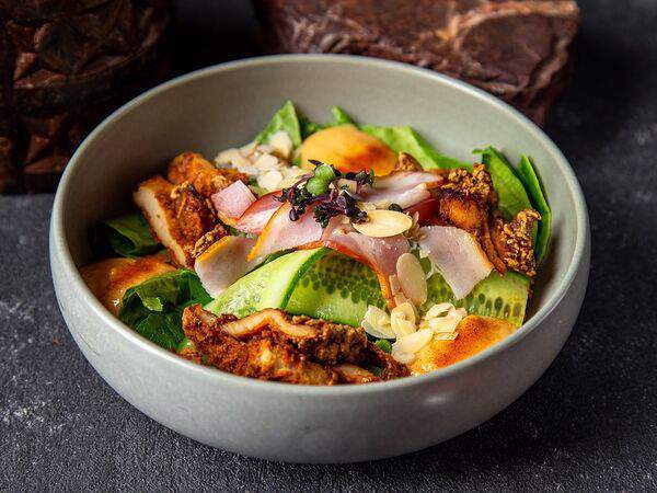 B3 - Салат с криспи курочкой