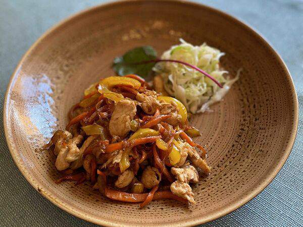 Хуторок на Пушкина - Курица с овощами