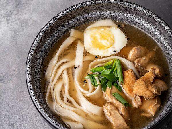 Фиши - Суп удон с курицей