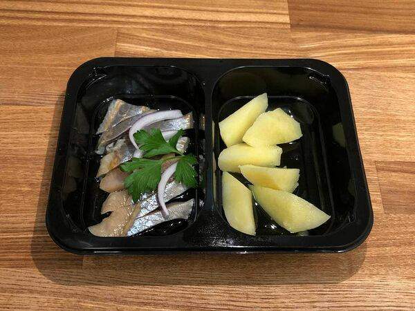 Gost Food - Сельдь с гарниром