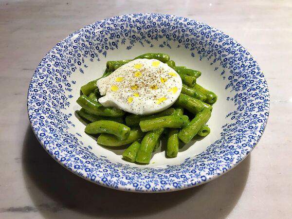 Oggi Bistro - Ригатони в соусе песто с бурратой