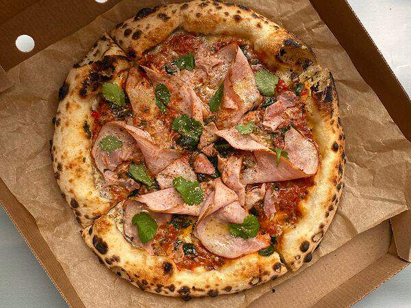 Pulcinella Pizzeria - Пицца Окорок копченый с трюфелем