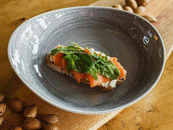 Николь - Брускетта с лососем