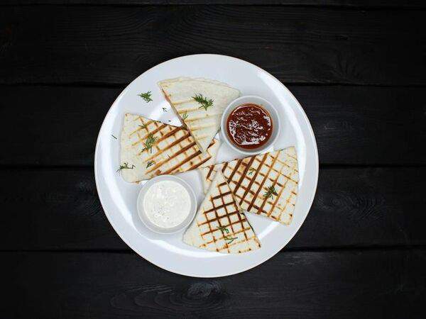 Кафе вегетарианской кухни Радхика - Кесадилья По-гавайски