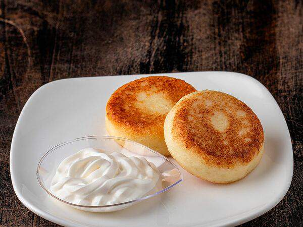 Кафе Шале - Сырники творожные со сметаной