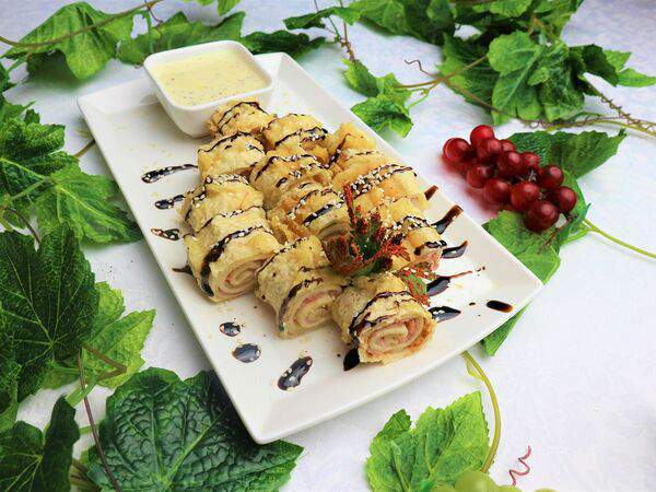 Вечная пятница - Русский ролл с беконом