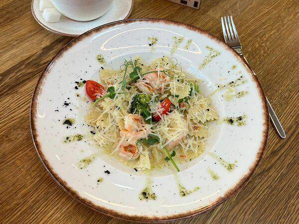 Family kitchen - Фарфалле с креветками и томатами