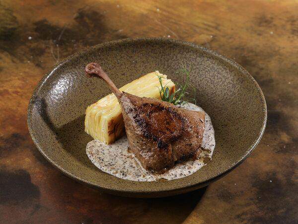 Ресторан 1991 - Утиная ножка конфи с киноа на кокосовом молоке