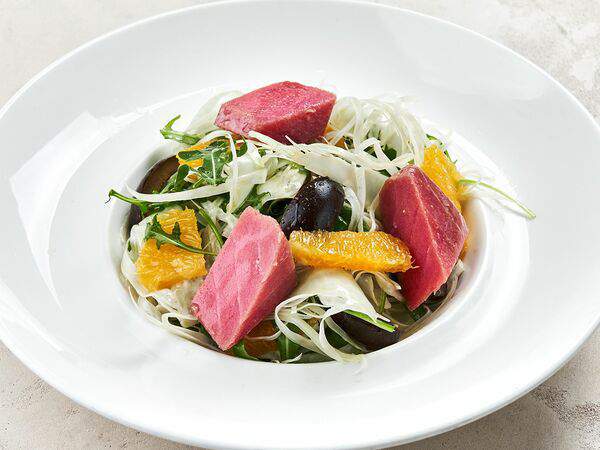 Centrale - Салат с фенхелем и тунцом конфи