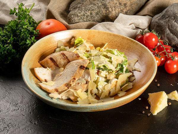 Golden Coffee - Салат Цезарь с куриным филе