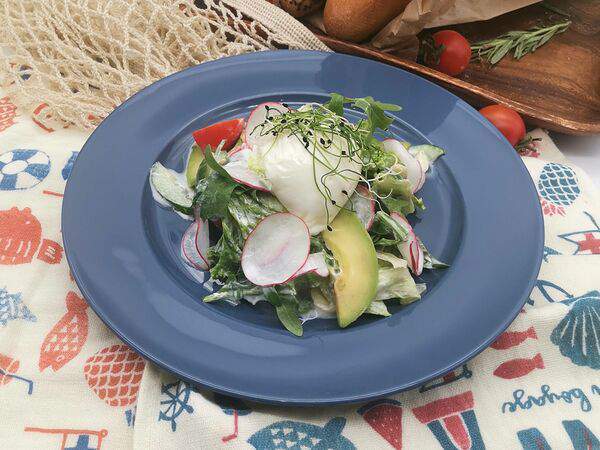 Кафе-пекарня Susser - Фреш-салат с яйцом пашот