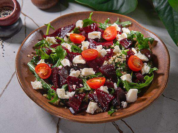 Джентльмены удачи - Салат из запеченой свеклы и овечьего сыра