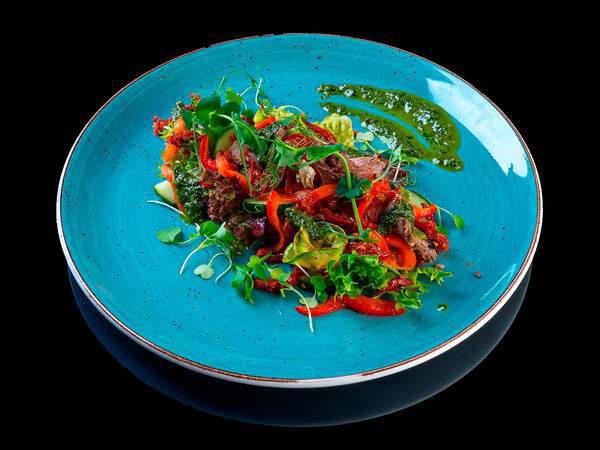 Ресторан доставки АртиШок - Салат с ростбифом и соусом песто