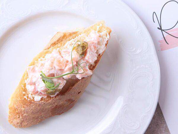 Rose Cafe - Брускетта с лососем