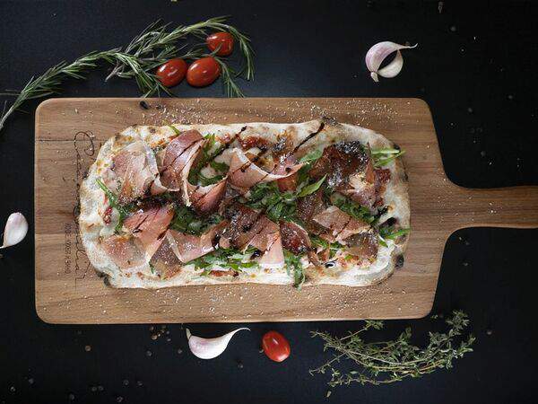 Casa di Giulia - Пицца Трентино Ветчина и рукола Рим