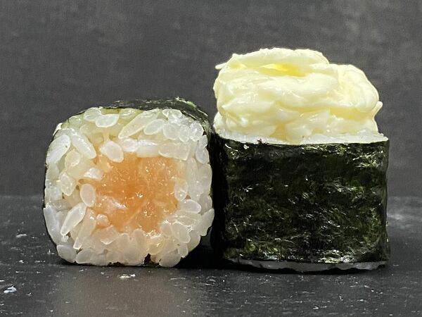 Grand Sushi - Запеченный с лососем