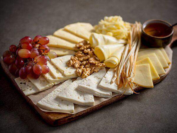 Ткемали - Ассорти грузинских сыров