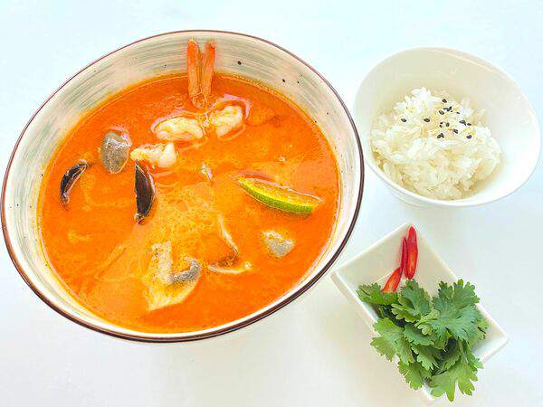 Еда как дома - Том ям с морепродуктами