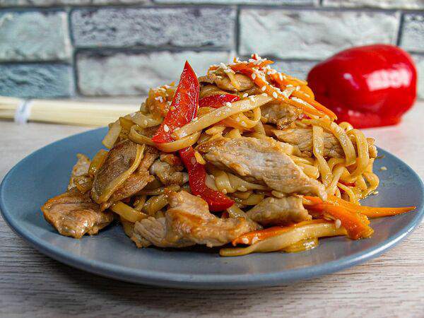 Bela Kava - Wok со свининой