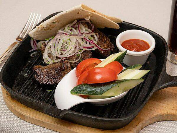 Салтанат сарайы - Шашлык из нежной баранины