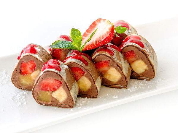 Fusion Sushi - Сладкий ролл с клубникой